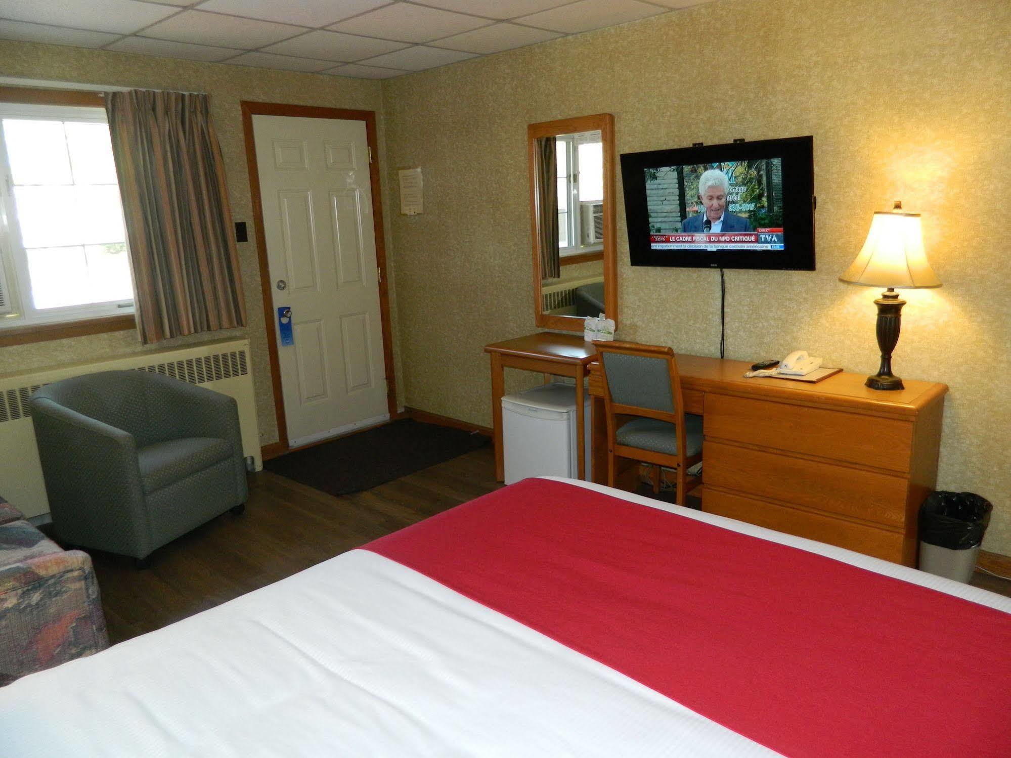 Motel & La Paysanne Sherbrooke