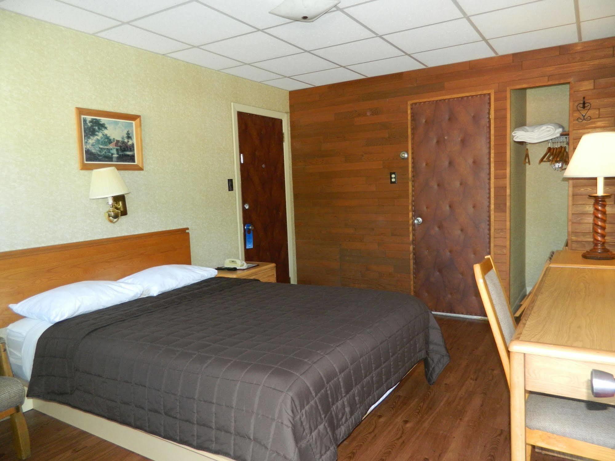 Motel La Paysanne Motel&hotel Sherbrooke